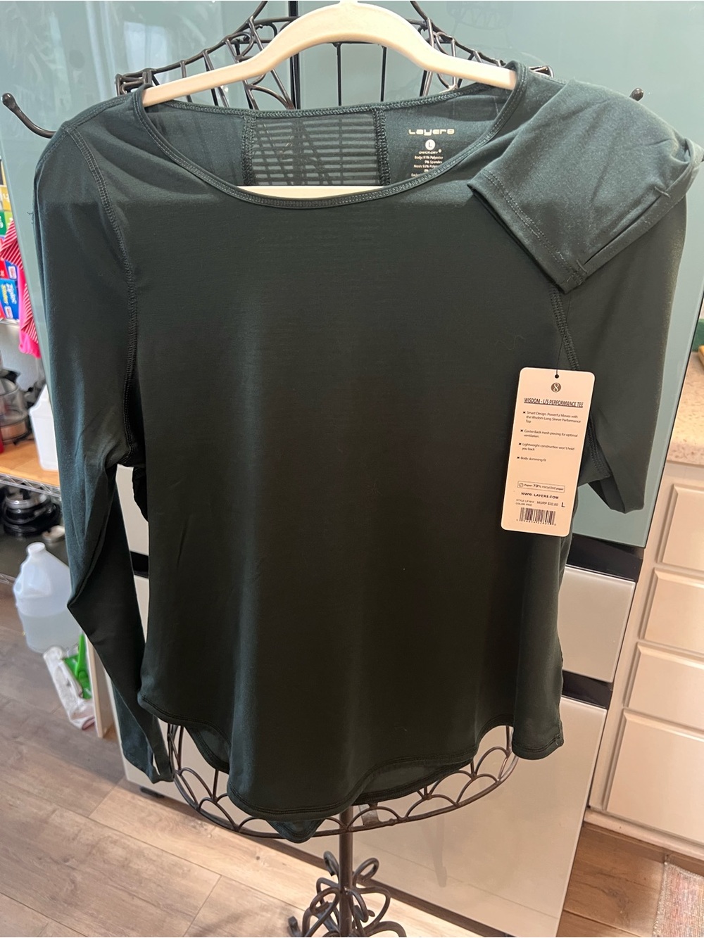 LAYER 8 NWT Wisdom Long Sleeve Performance Tee Pine Green Thumbholes Size L